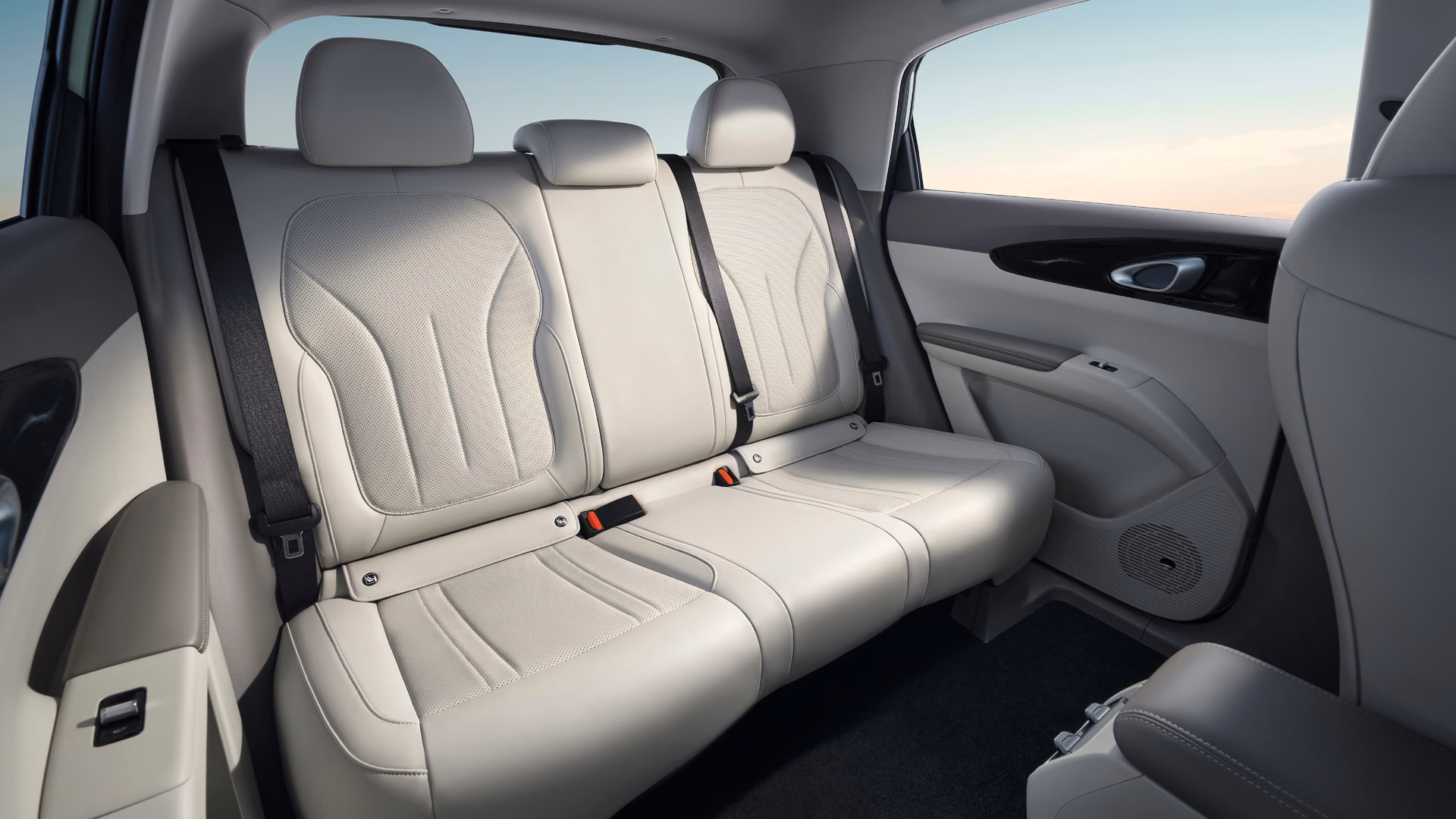 geely_e2_interior_3_1920x1080